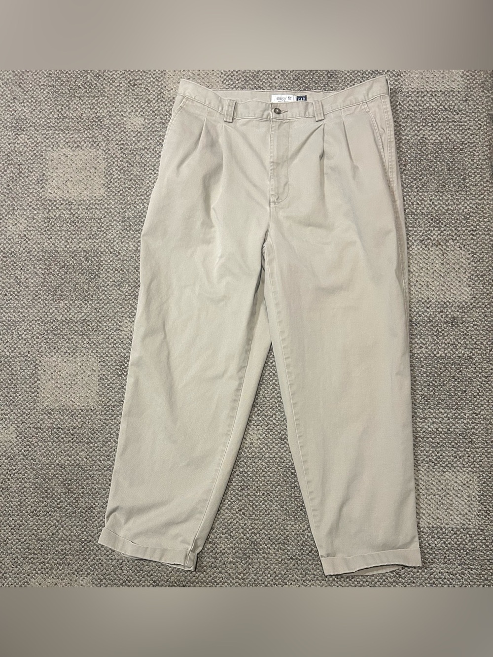 Vintage Y2K Gap Easy Fit Pleated Cuffed Chino Pants Men's Size 36x28 Beige Pants